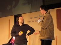 David a německý fanoušek | Německý fanoušek dal Davidovi citron s německou vlaječkou a pak mu sebral mikrofon
