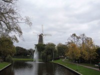 Leiden | Pohled na mlýn z dálky